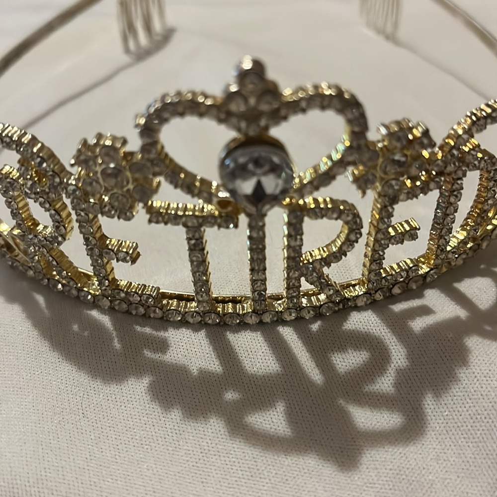 Gold Retired Tiara - Picture 15 of 16